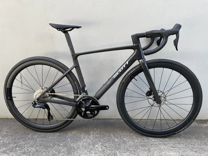 Bike Addict RC 30 custom black small